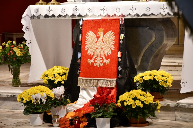 Miniatura W Hołdzie Wolnej Ojczyźnie