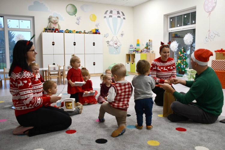 Miniatura Świąteczna wizyta w Gminnym Żłobku Siedmiu Krasnoludków