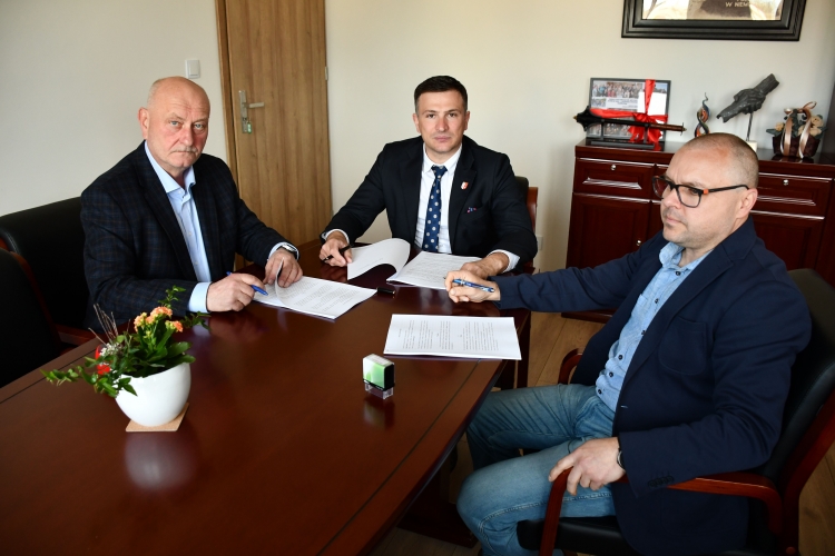 Miniatura Podpisano umowę na budowę parkingu w Kujankach